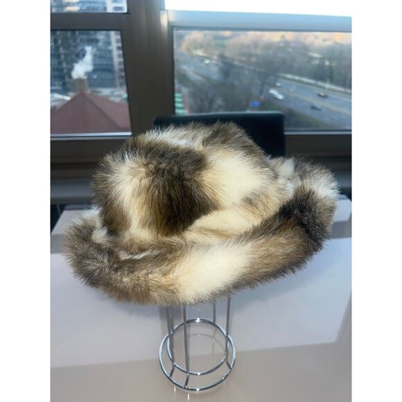 Faux Fur Hat 23”aprox one size 
Faux fur Bucket Hat main image 13